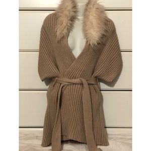 Tan sweater w/ fur collar